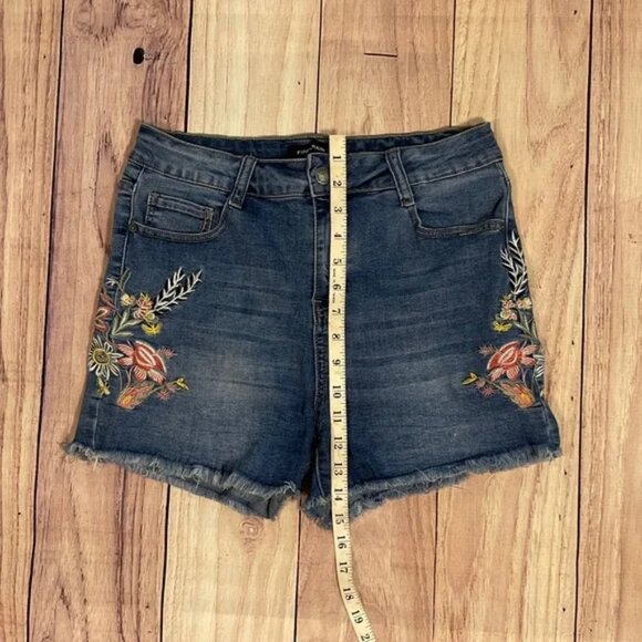 Cut Off Blue Jean Denim Shorts with Floral Embroidery and Distressed Hem - Picture 3 of 10